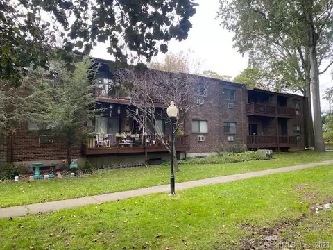 235 Henry Ave #22E, Stratford, CT 06614