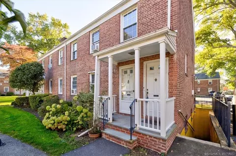 2475 Summer St #1P, Stamford, CT 06905