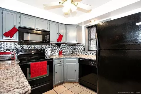 368 Connecticut Ave #4, Bridgeport, CT 06607
