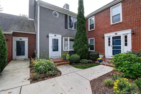 150 Georgetown Dr #150, Glastonbury, CT 06033