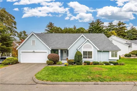 16 Southbridge Ct #16, Simsbury, CT 06070