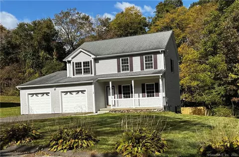 18 Quadrato Dr, Watertown, CT 06779