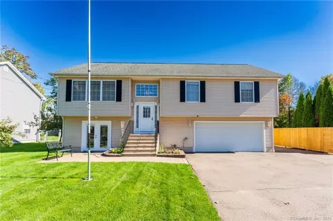 32 Roseleah Ave, Plainville, CT 06062