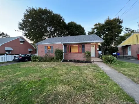 50 Sunbright Dr N, Meriden, CT 06450