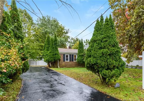 3 Beacon View Dr, Fairfield, CT 06825