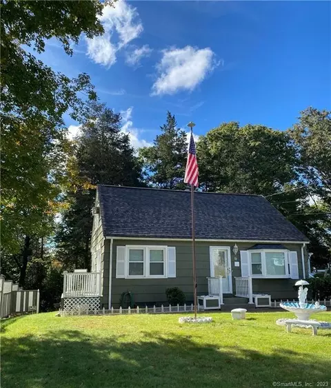 22 Cedar Dr, North Stonington, CT 06359