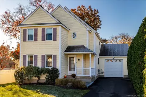 11 Craig Pl, West Hartford, CT 06110