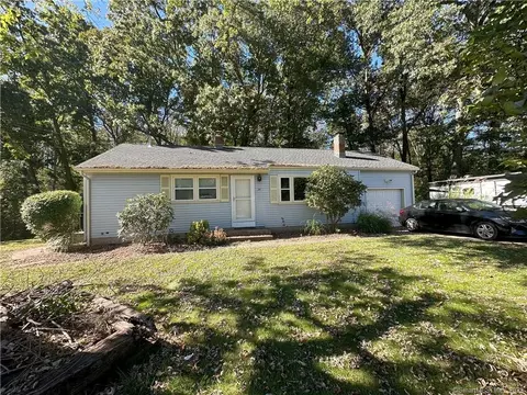 34 Sunrise Cir, Wallingford, CT 06492