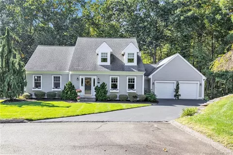 46 Dora Dr #46, Shelton, CT 06484