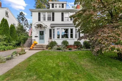 101 Russell St, Hamden, CT 06517