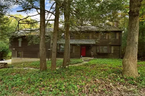 14 Berkshire Way, Simsbury, CT 06070