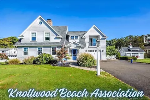 11 Beechwood Rd, Old Saybrook, CT 06475