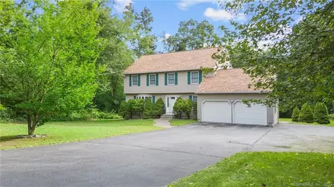 65 Ford Rd, Woodbridge, CT 06525