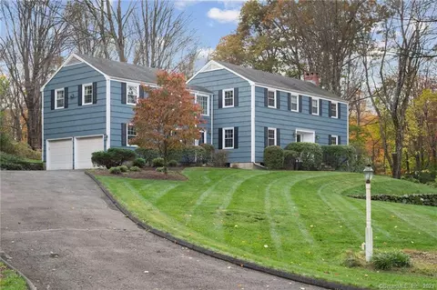 5 Hidden Lake Rdg, Wilton, CT 06897