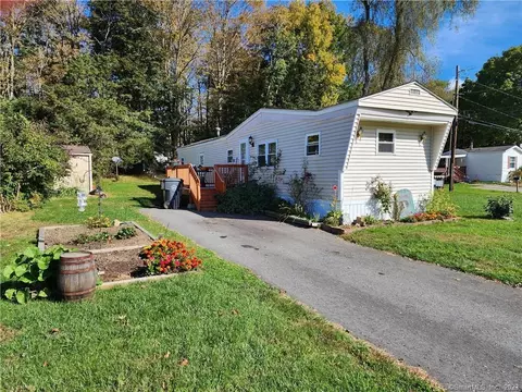 22 Erin Dr, Plainfield, CT 06374