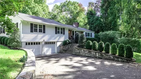 190 Skymeadow Dr, Stamford, CT 06903