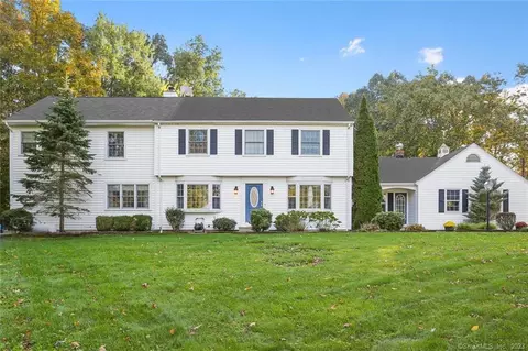 28 Courtland Dr, Shelton, CT 06484