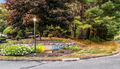 1 Whirling Dun #1, Canton, CT 06019