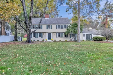 7 Rillbank Ter, West Hartford, CT 06107