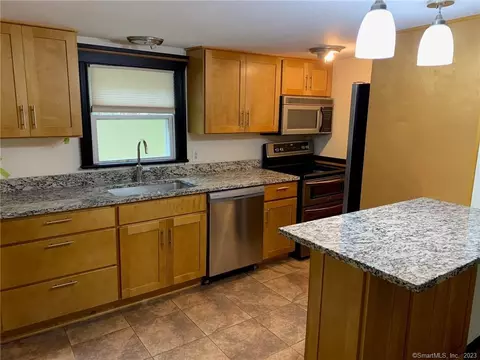 16 Sawyer Hill Rd, New Milford, CT 06776