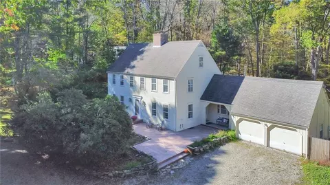 149 Dog Ln, Mansfield, CT 06268