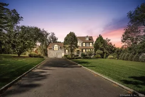 52 Seeley Rd, Trumbull, CT 06611