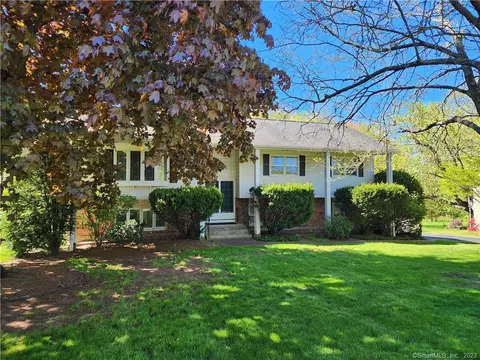 25 Leverich Dr, East Hartford, CT 06108
