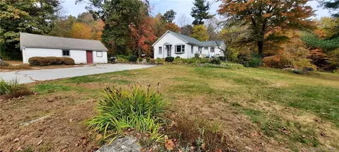 21 Laporte Rd, Thompson, CT 06255
