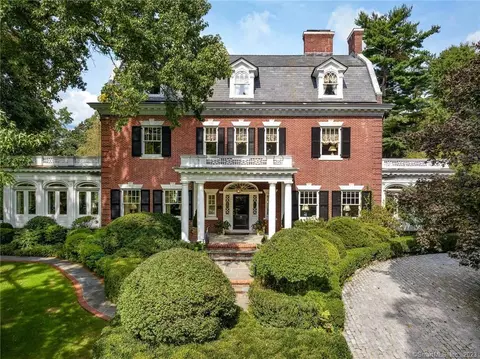 25 Zaccheus Mead Ln, Greenwich, CT 06831