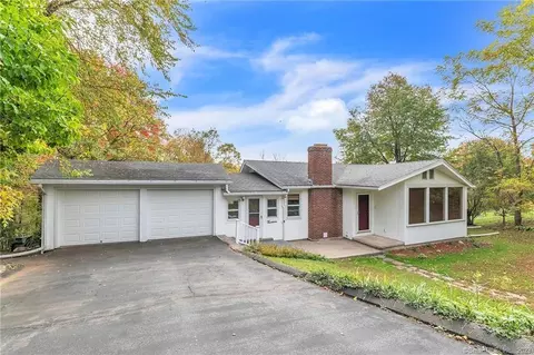 13 Pleasant Rd, Enfield, CT 06082