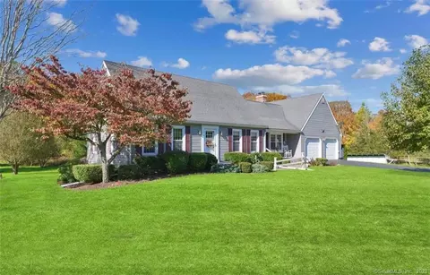 53 Maltby Ln, Wallingford, CT 06492