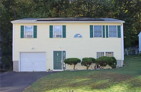 39 Woodlawn Ave, Ansonia, CT 06401