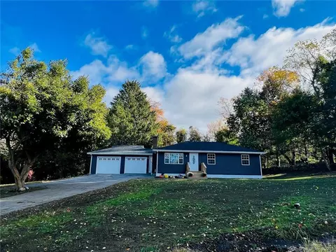 4 Hillside Ave, Plainfield, CT 06332