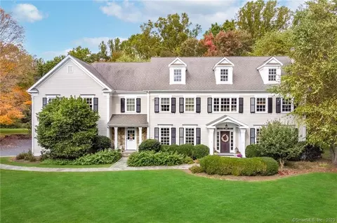 280 Fair Oak Dr, Fairfield, CT 06824