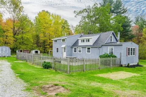 11 Stafford Rd, Ellington, CT 06029