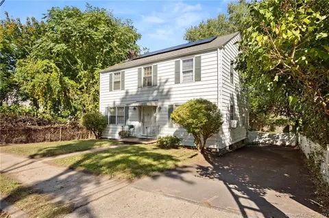 11 Bristol St, New London, CT 06320