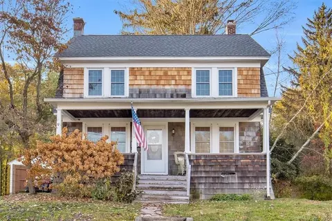 318 N Elm St, Wallingford, CT 06492