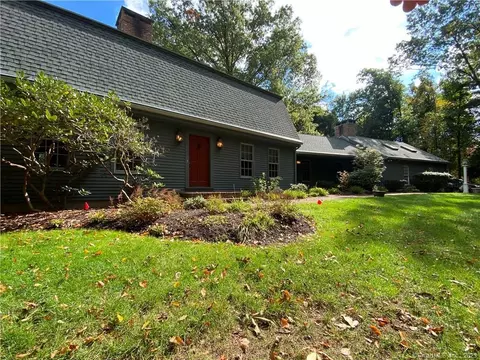 5005 Ridge Rd, North Haven, CT 06473