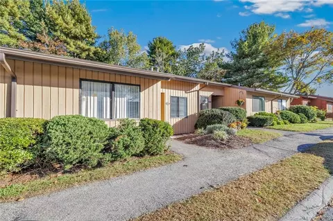 558 Asbury Rdg #558, Shelton, CT 06484
