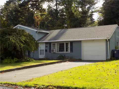 24 Woodside Ln, Plainville, CT 06062