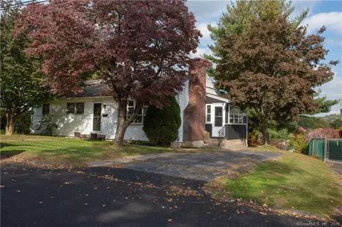 23 Stone St, Danbury, CT 06810