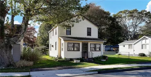11 Hartford Ave, Old Lyme, CT 06371