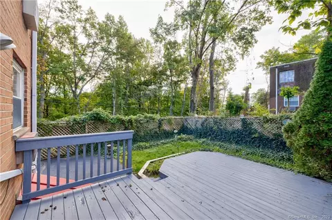 19 Barnstable Ln, Stamford, CT 06907