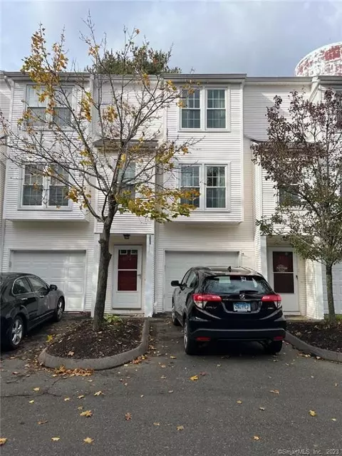 380 Hitchcock Rd #82, Waterbury, CT 06705