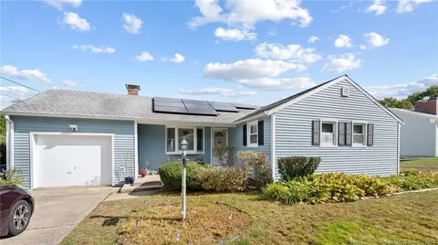 10 Miller Ave, Waterford, CT 06375