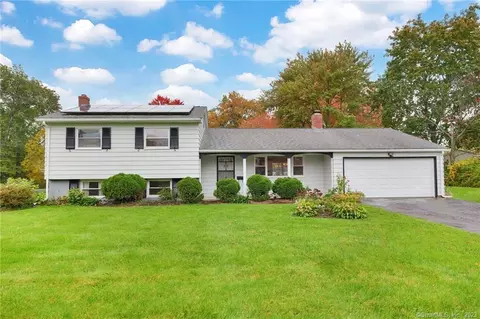 1 Greenmeadow Dr, Bloomfield, CT 06002