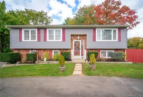 77 Montowese Ave, North Haven, CT 06473