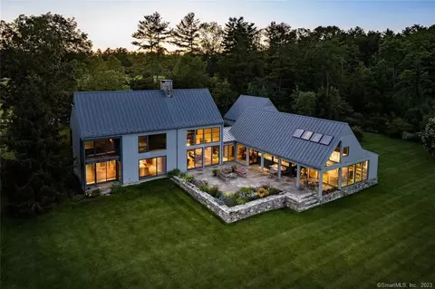 21 Greystone Ln, Salisbury, CT 06039