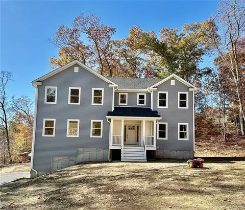 7 Deer Woods Dr, New Milford, CT 06776