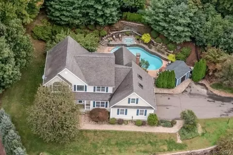 130 Wynding Brook Dr, Rocky Hill, CT 06067